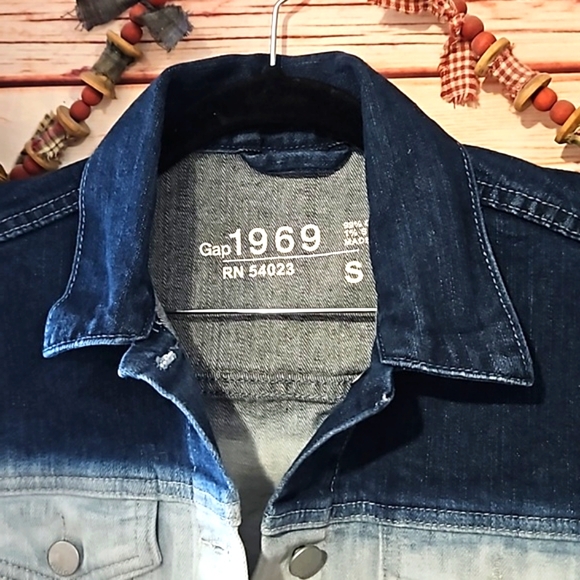 Excellent Unused "GAP 1969" DENIM OMBRE CLASSIC JEAN JACKET! SZ SMALL - Picture 3 of 7
